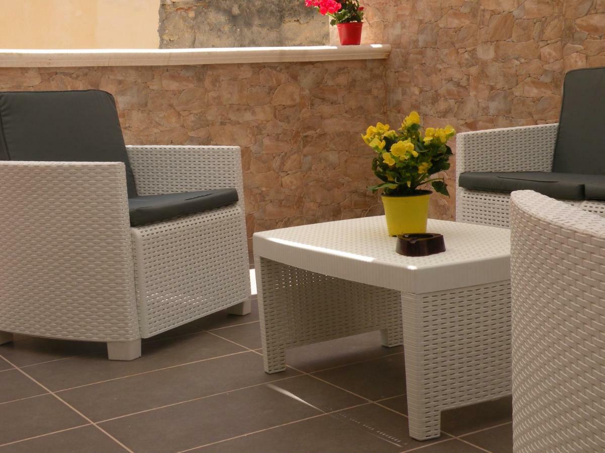 Al Blu Ortigia Apartments Syracuse Bagian luar foto